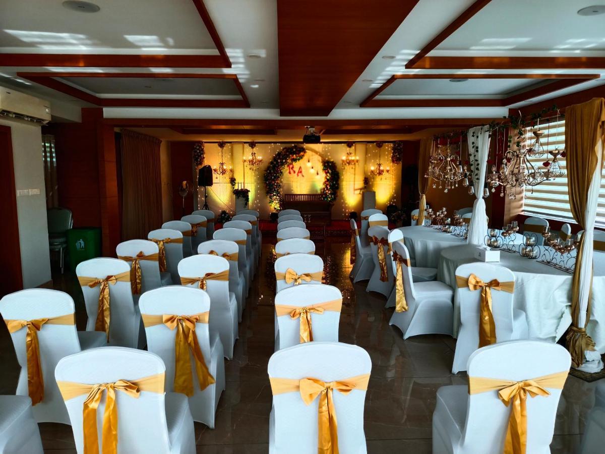 River Terrace Resort&Spa Kochi Exterior foto
