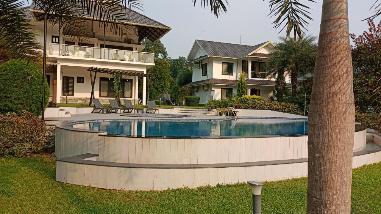 River Terrace Resort&Spa Kochi Exterior foto