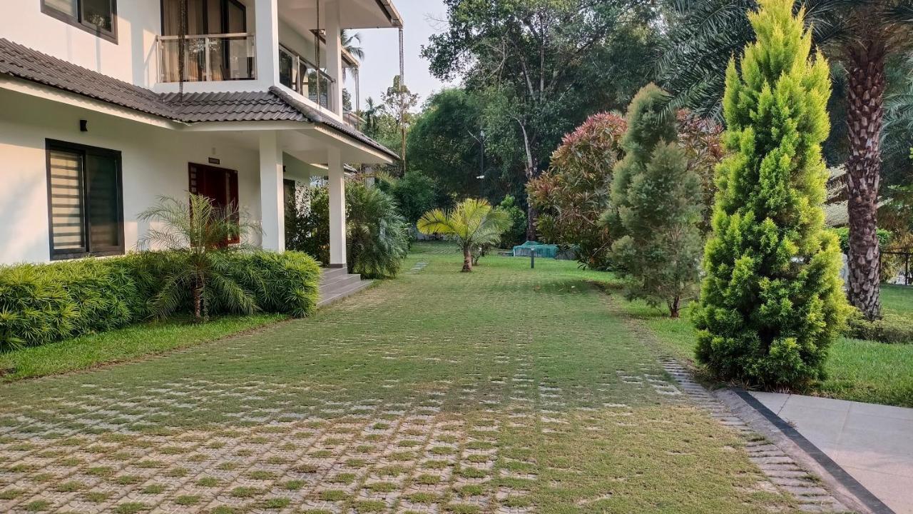 River Terrace Resort&Spa Kochi Exterior foto